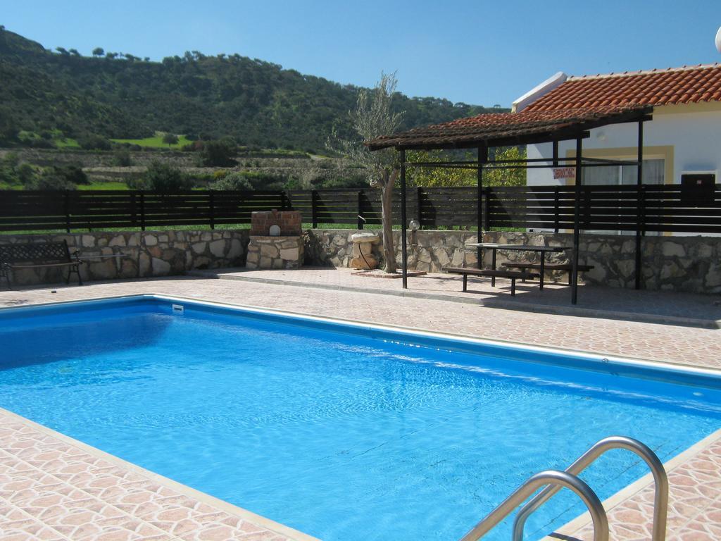 Pangeras Apartments Pissouri Exterior photo