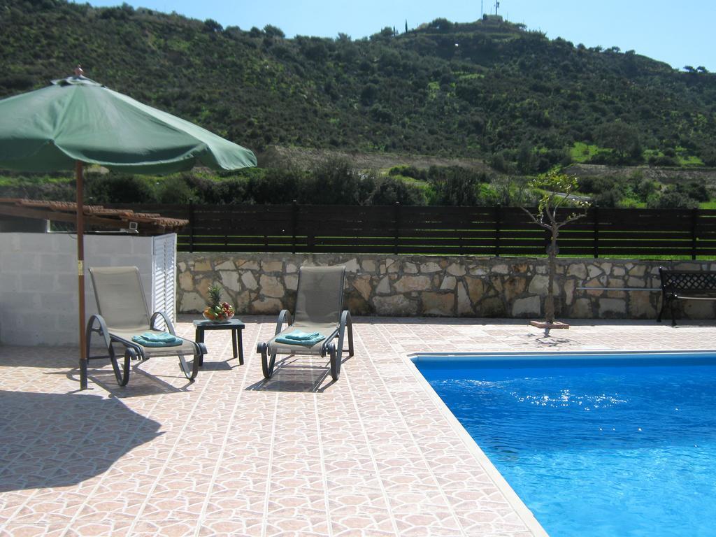Pangeras Apartments Pissouri Exterior photo