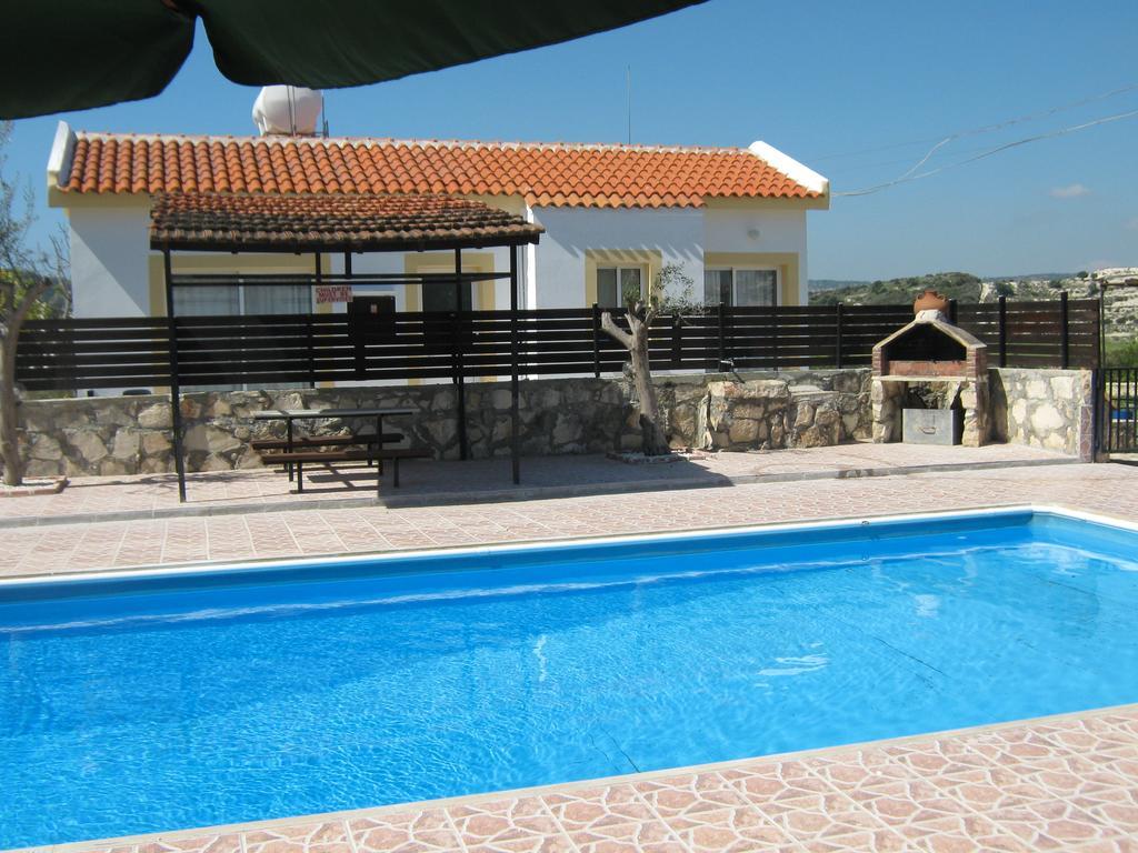 Pangeras Apartments Pissouri Exterior photo